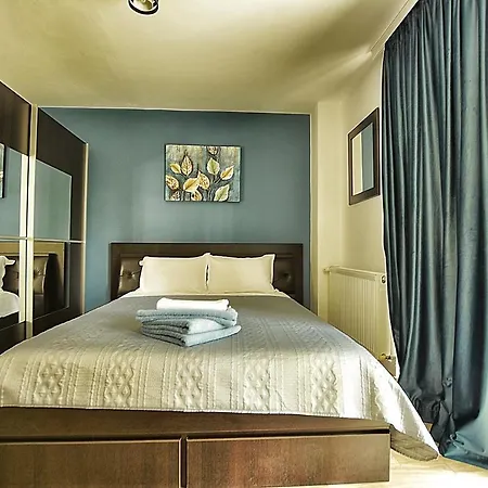 Mario - Romantic Mamaia