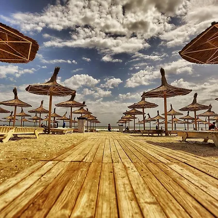 Mario - Romantic Mamaia