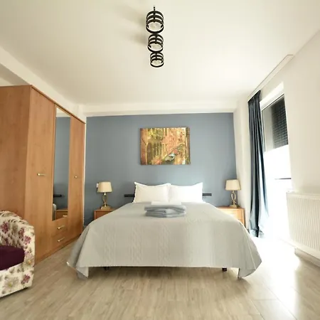 Mario - Romantic Mamaia