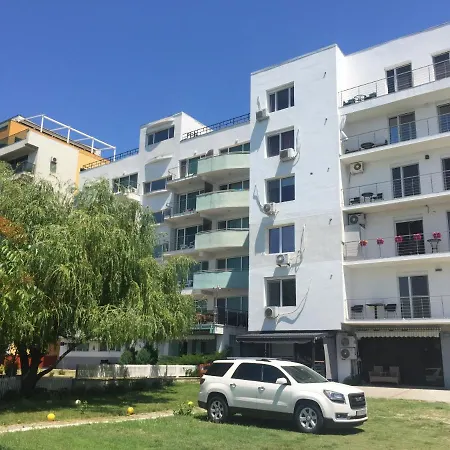 Mario - Romantic Mamaia